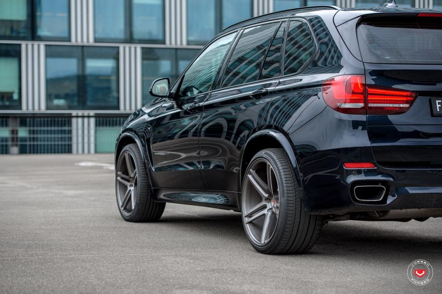  BMW X5 on Vossen Wheels (VPS-302) 2016 года  (фото 4 из 27)